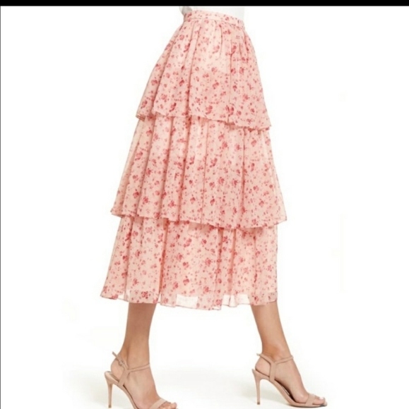 Gorgeous nwt floral tiered skirt 😍 - Picture 4 of 14